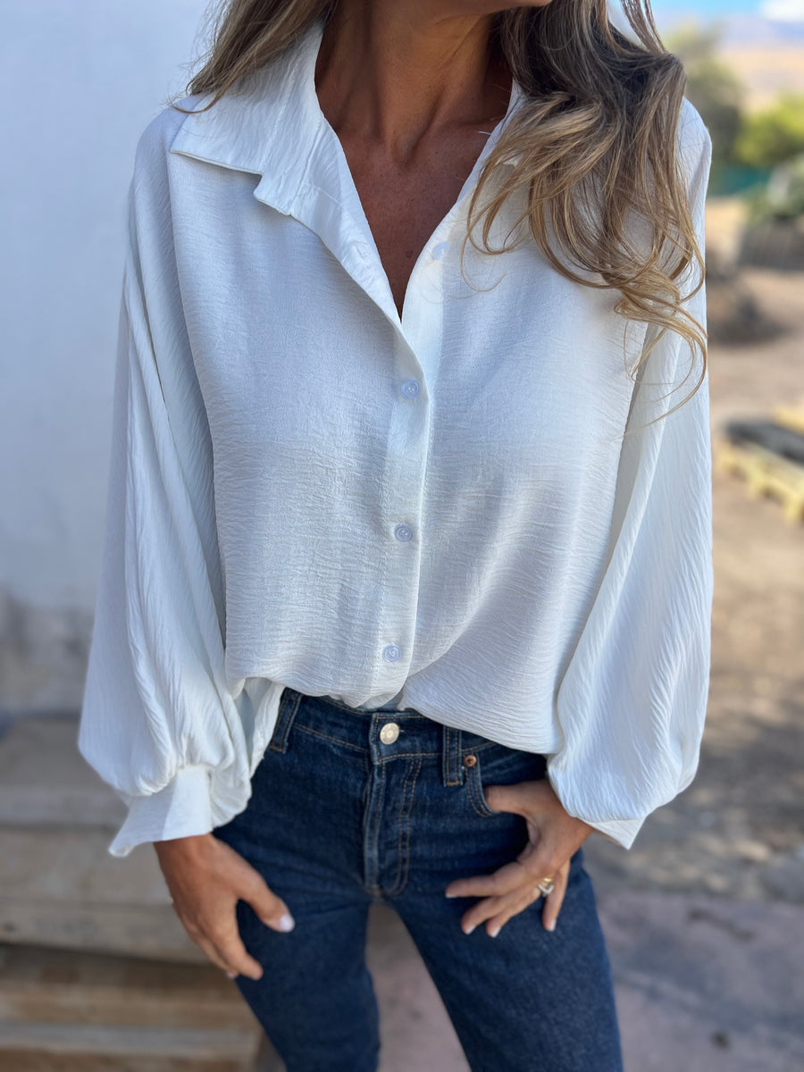 Elegantly Styled Blouse for Everyday Wear