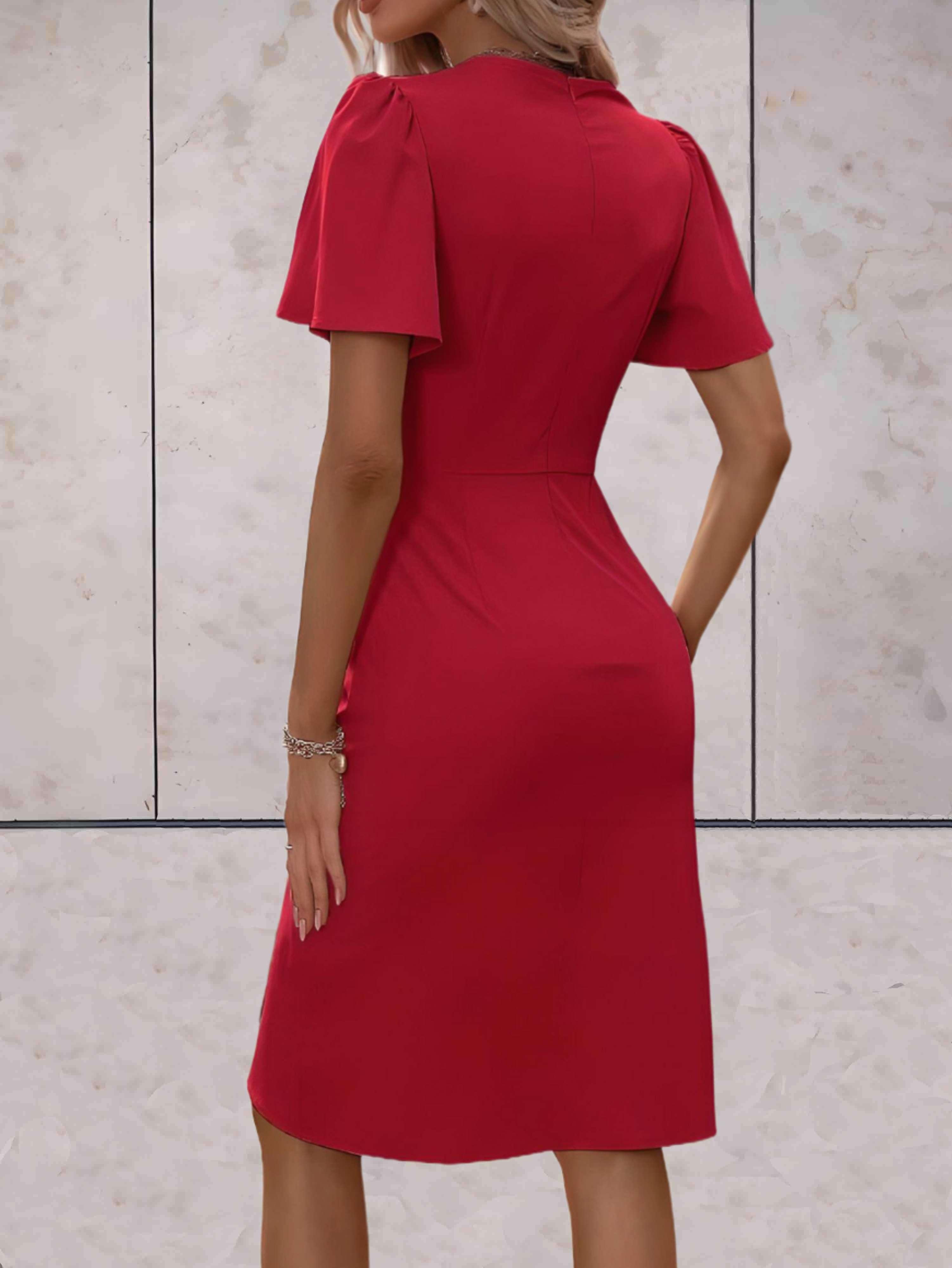 Beautifully Crafted Dress in a Classic Style
