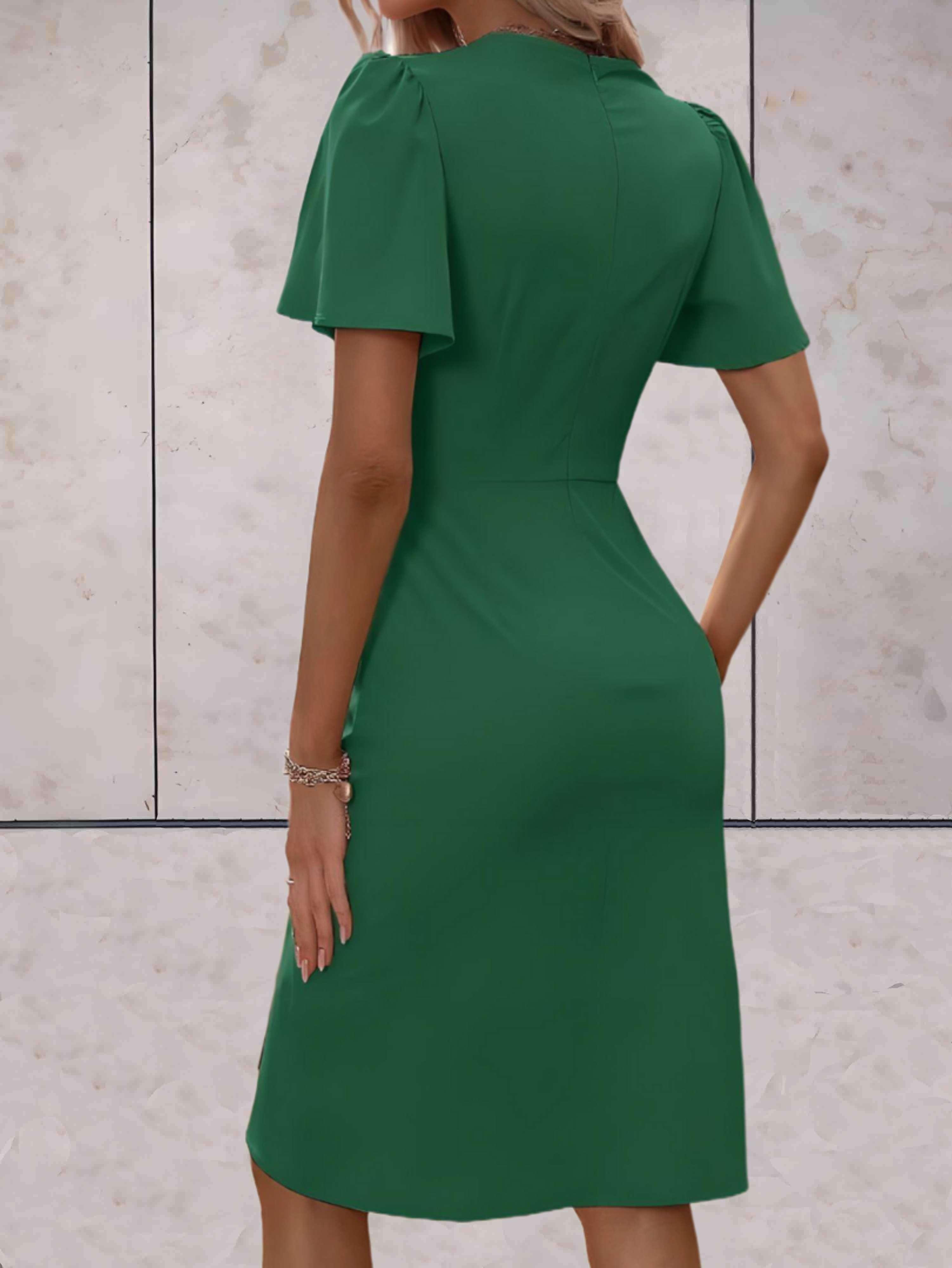 Beautifully Crafted Dress in a Classic Style