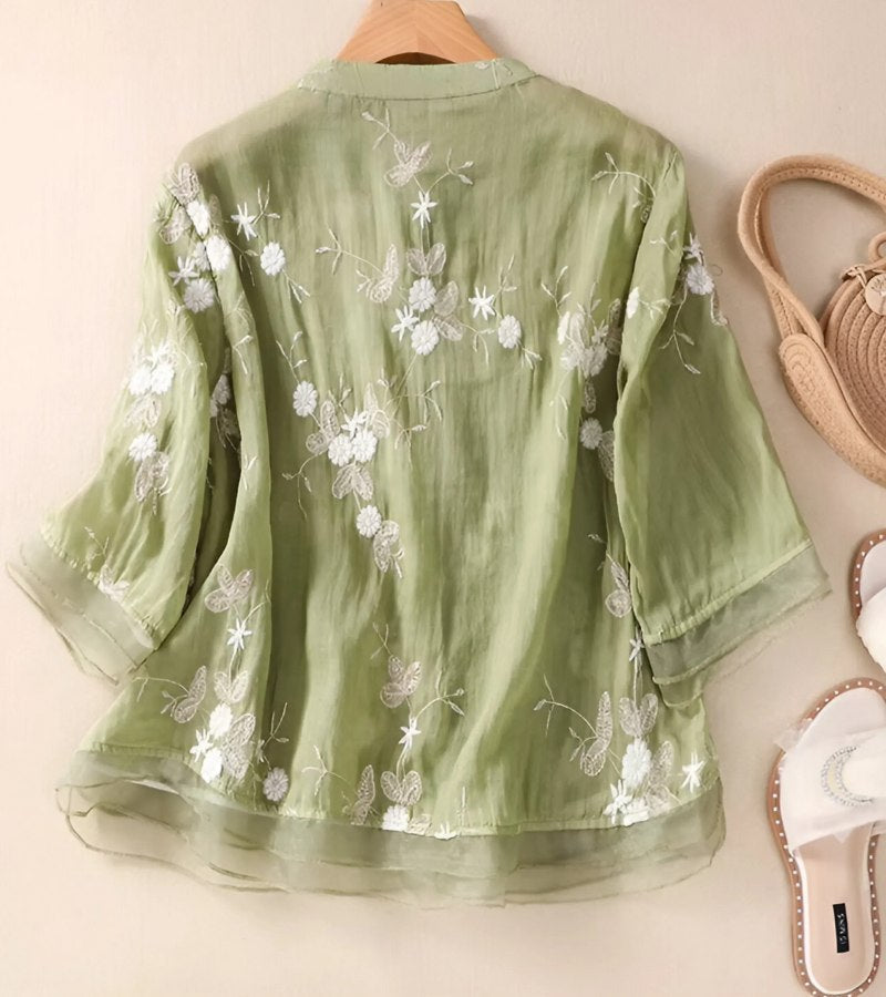 Effortlessly Elegant Shirt with a Timeless Design