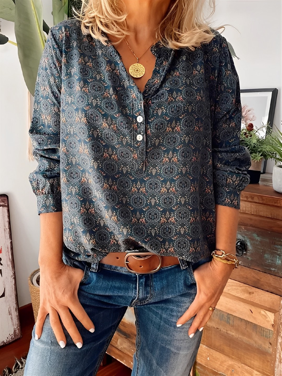 Well Tailored Blouse with a Graceful Silhouette