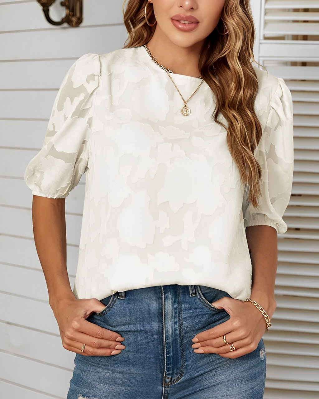 Elegantly Styled Blouse for Everyday Wear