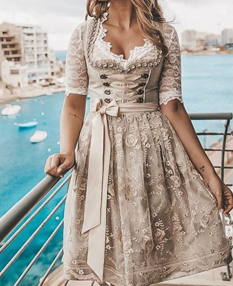 Classic Vintage Blouse with a Flattering Fit