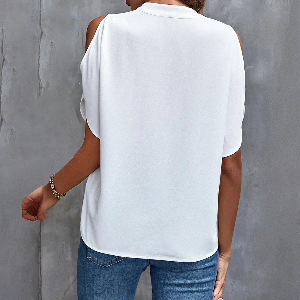 Effortlessly Elegant Blouse with a Timeless Design