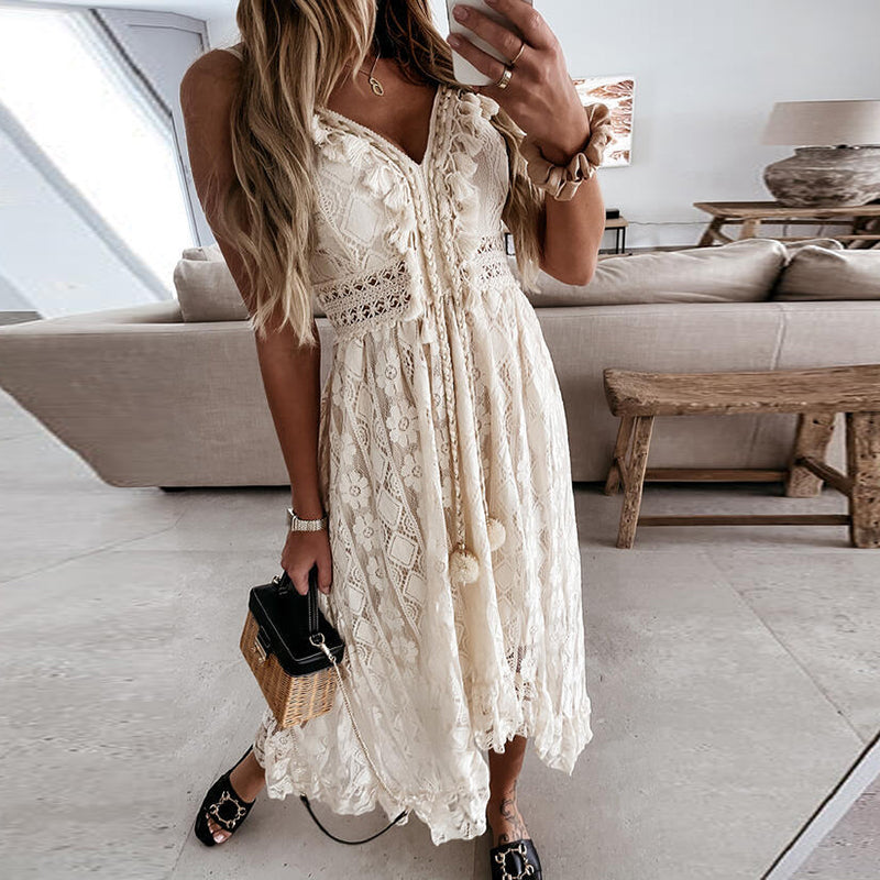 Well Tailored Dress with a Graceful Silhouette