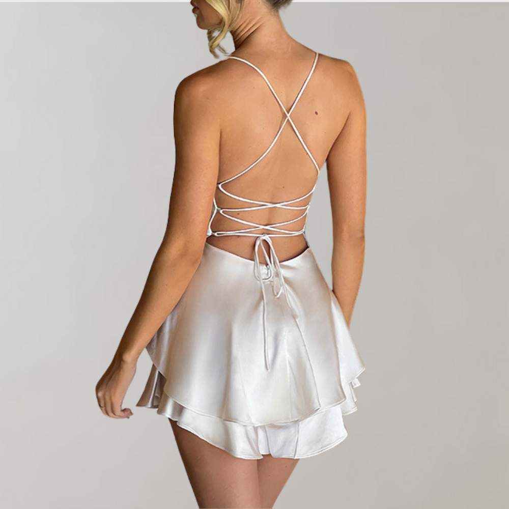 Beautifully Finished Dress in a Timeless Design