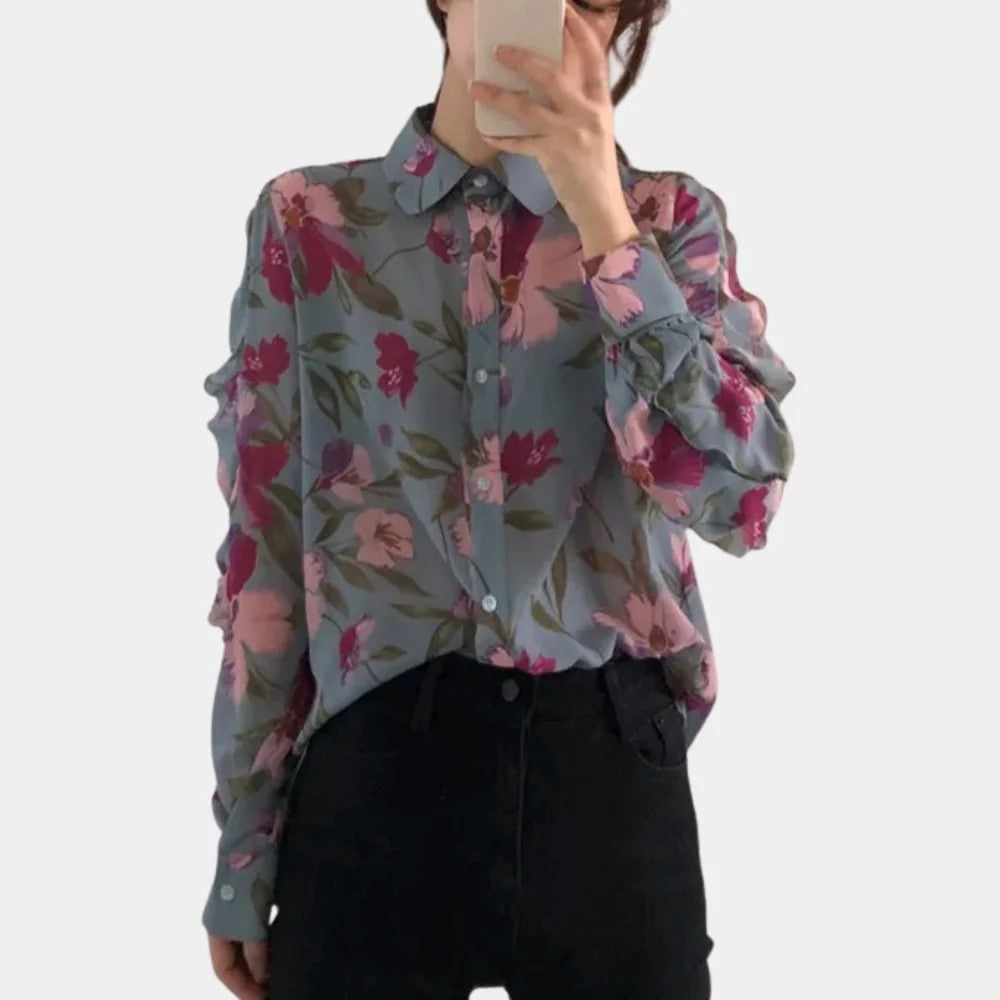 Classic Vintage Blouse with a Flattering Fit