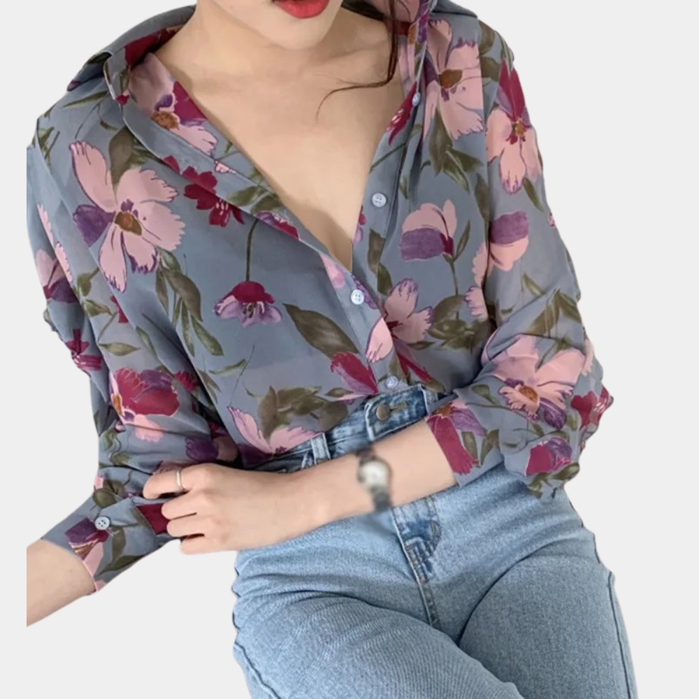 Beautifully Crafted Blouse in a Classic Style