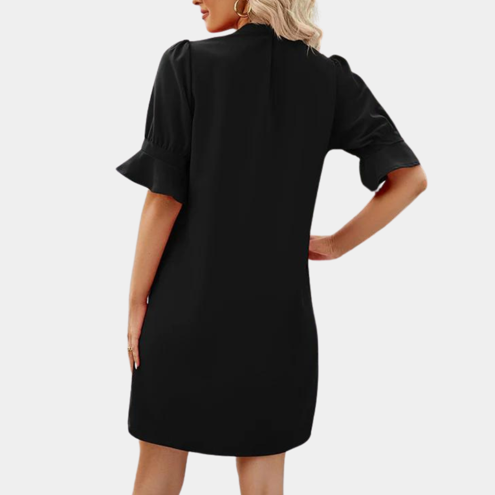 Sophisticated Blouse with a Clean Classic Look