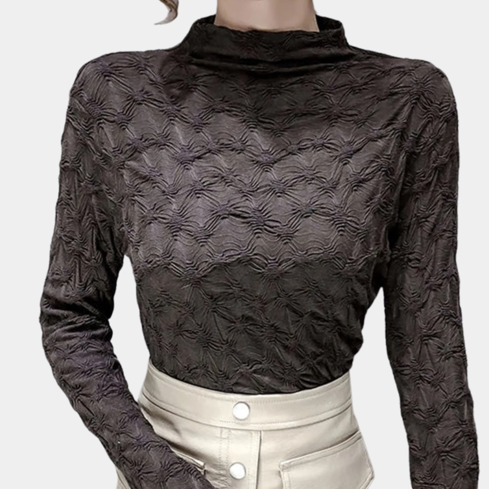 Beautifully Crafted Blouse in a Classic Style