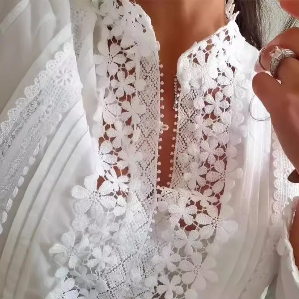 Beautifully Crafted Blouse in a Classic Style