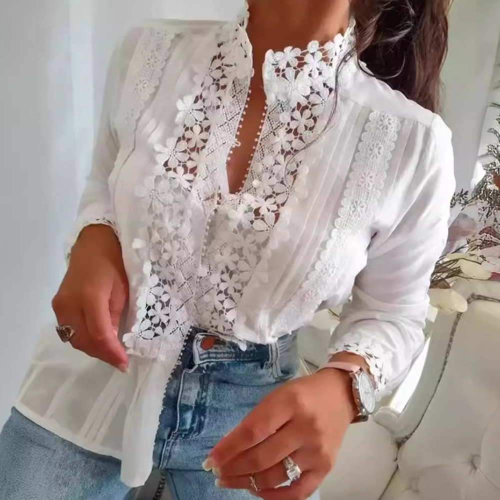 Beautifully Crafted Blouse in a Classic Style