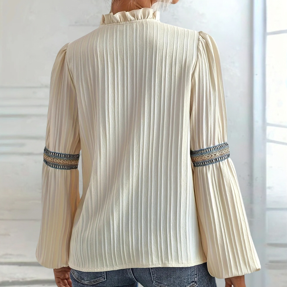 Well Tailored Blouse with a Graceful Silhouette