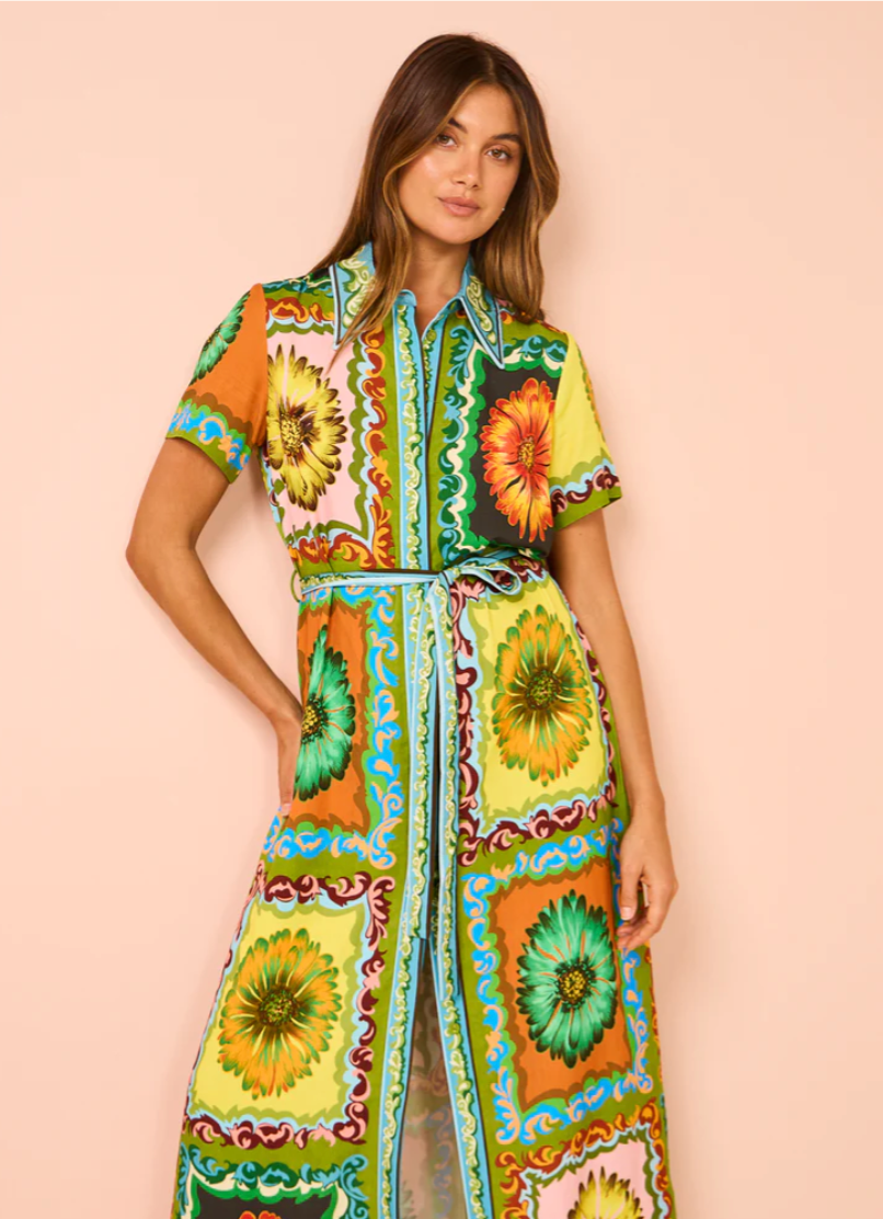 Gracefully Styled Dress for Any Occasion