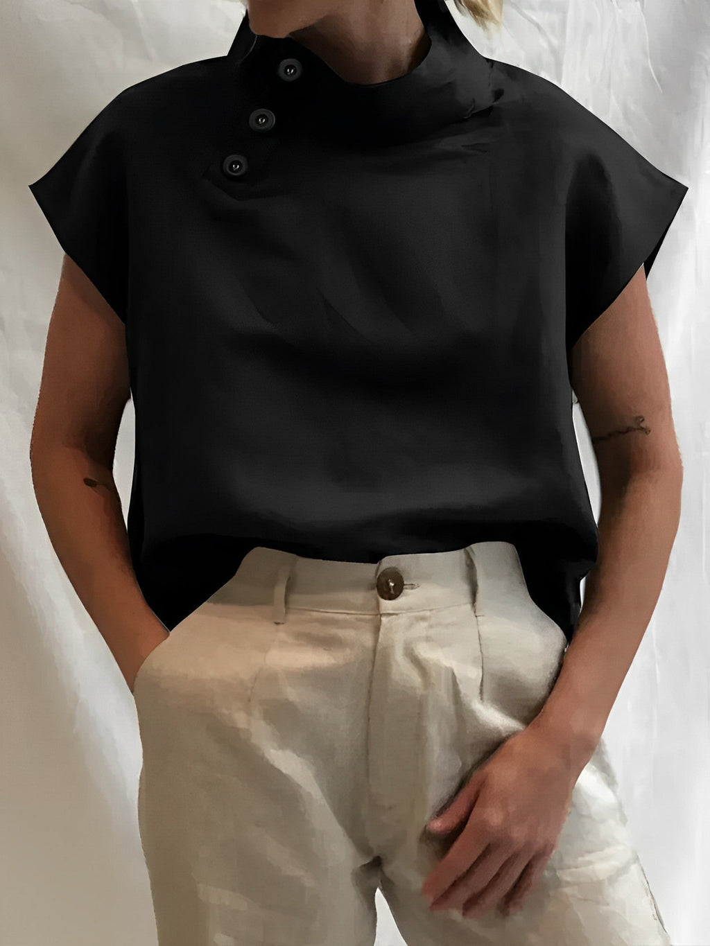 Beautifully Crafted Blouse in a Classic Style