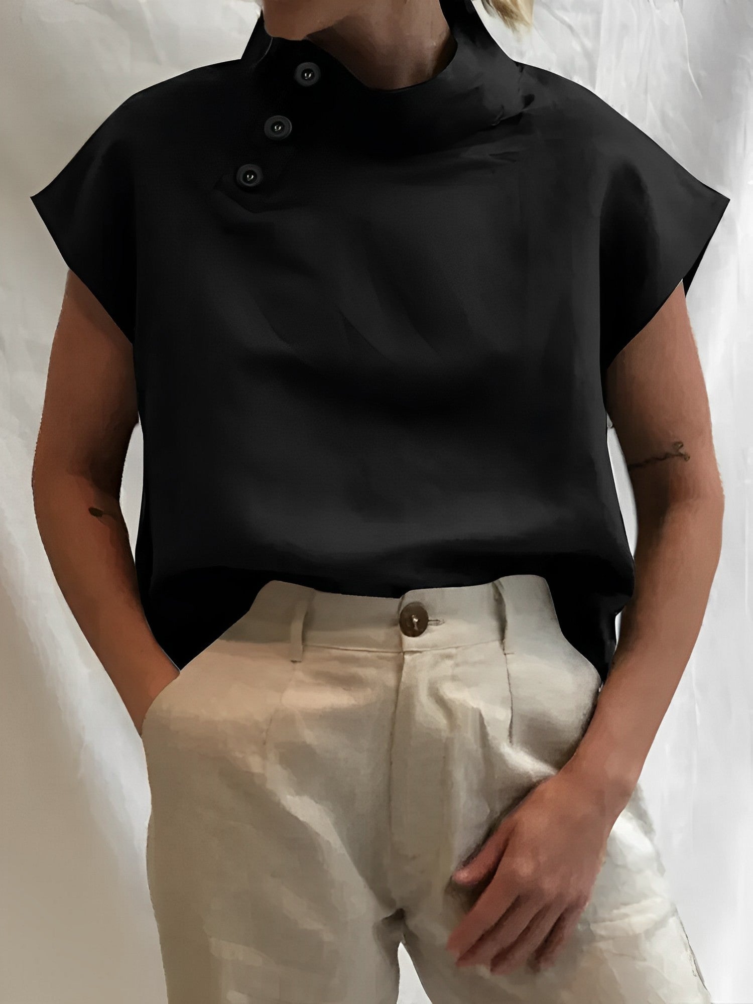 Beautifully Crafted Blouse in a Classic Style
