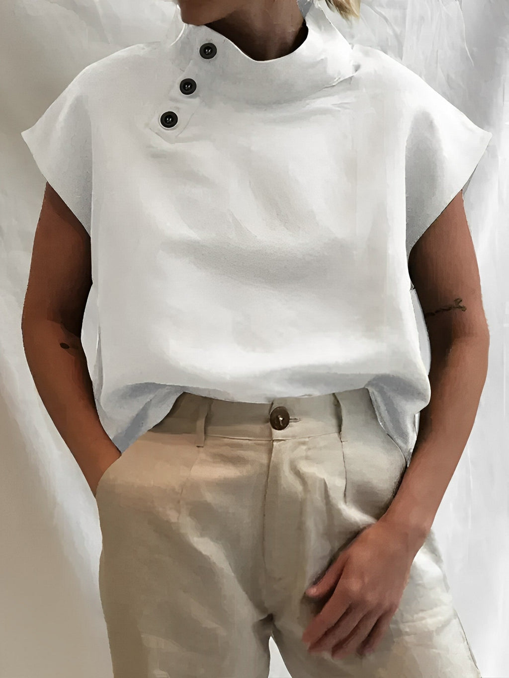 Beautifully Crafted Blouse in a Classic Style