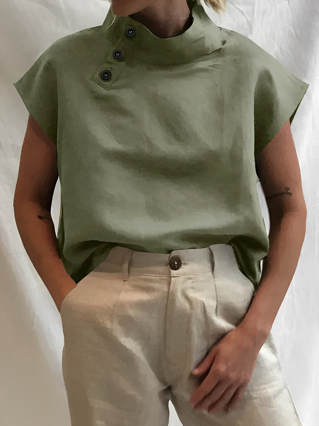 Beautifully Crafted Blouse in a Classic Style