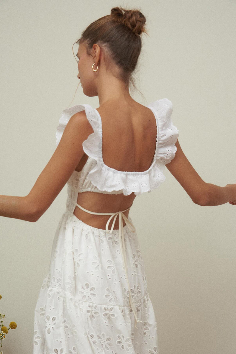Well Tailored Dress with a Graceful Silhouette