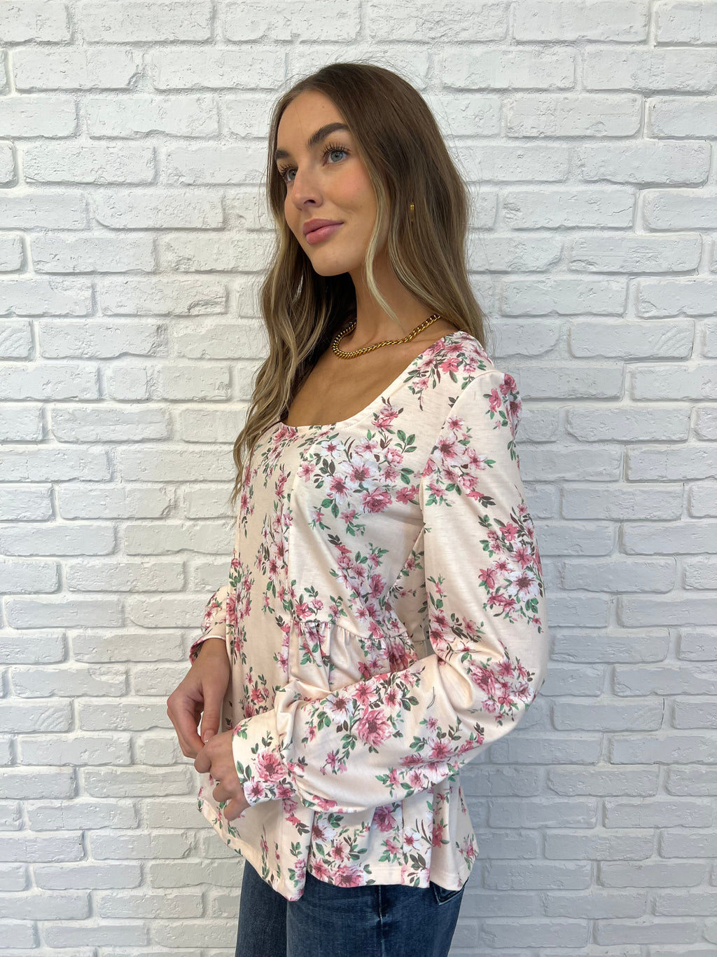 Sophisticated Blouse with a Clean Classic Look