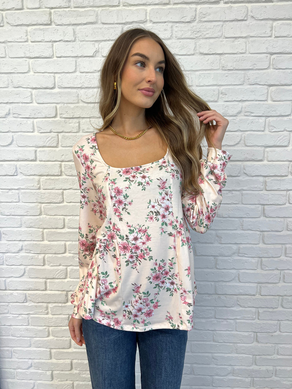 Sophisticated Blouse with a Clean Classic Look
