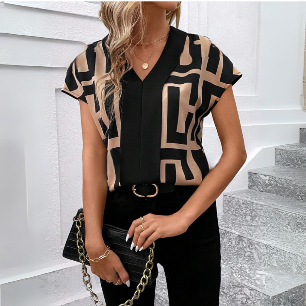 Beautifully Crafted Blouse in a Classic Style