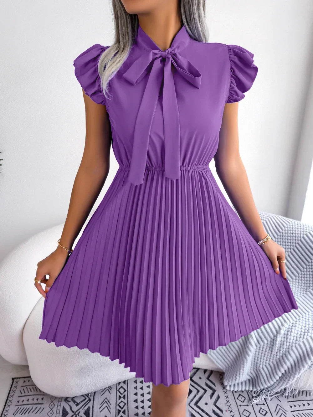 Beautifully Finished Dress in a Timeless Design