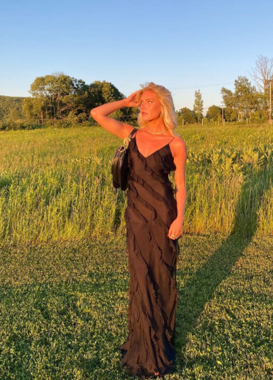 Beautifully Finished Dress in a Timeless Design