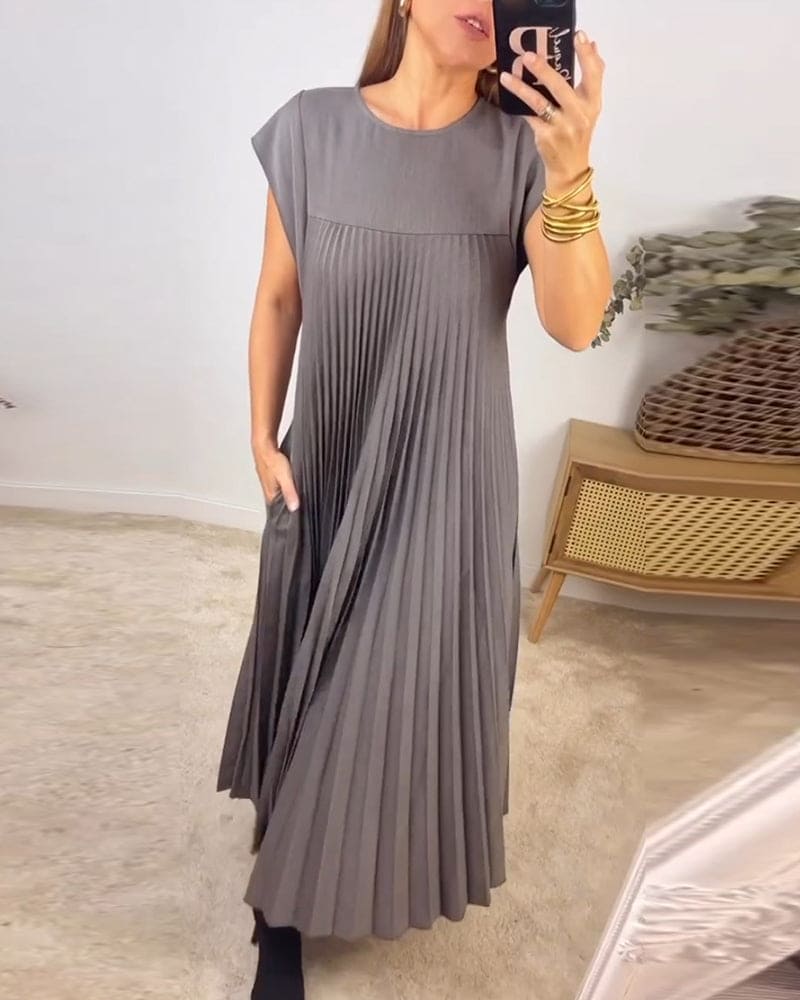 Sophisticated Dress with a Clean Classic Look