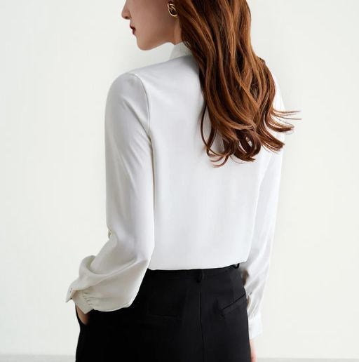 Polished Blouse with an Effortless Classic Look