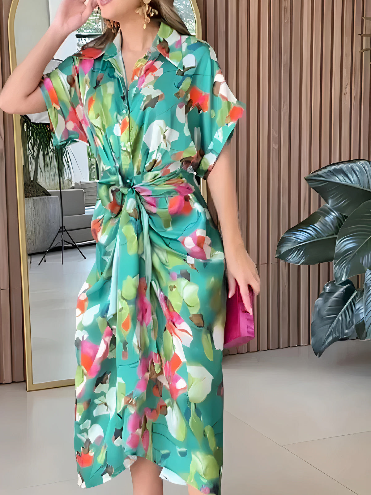 Effortlessly Elegant Dress with a Timeless Design