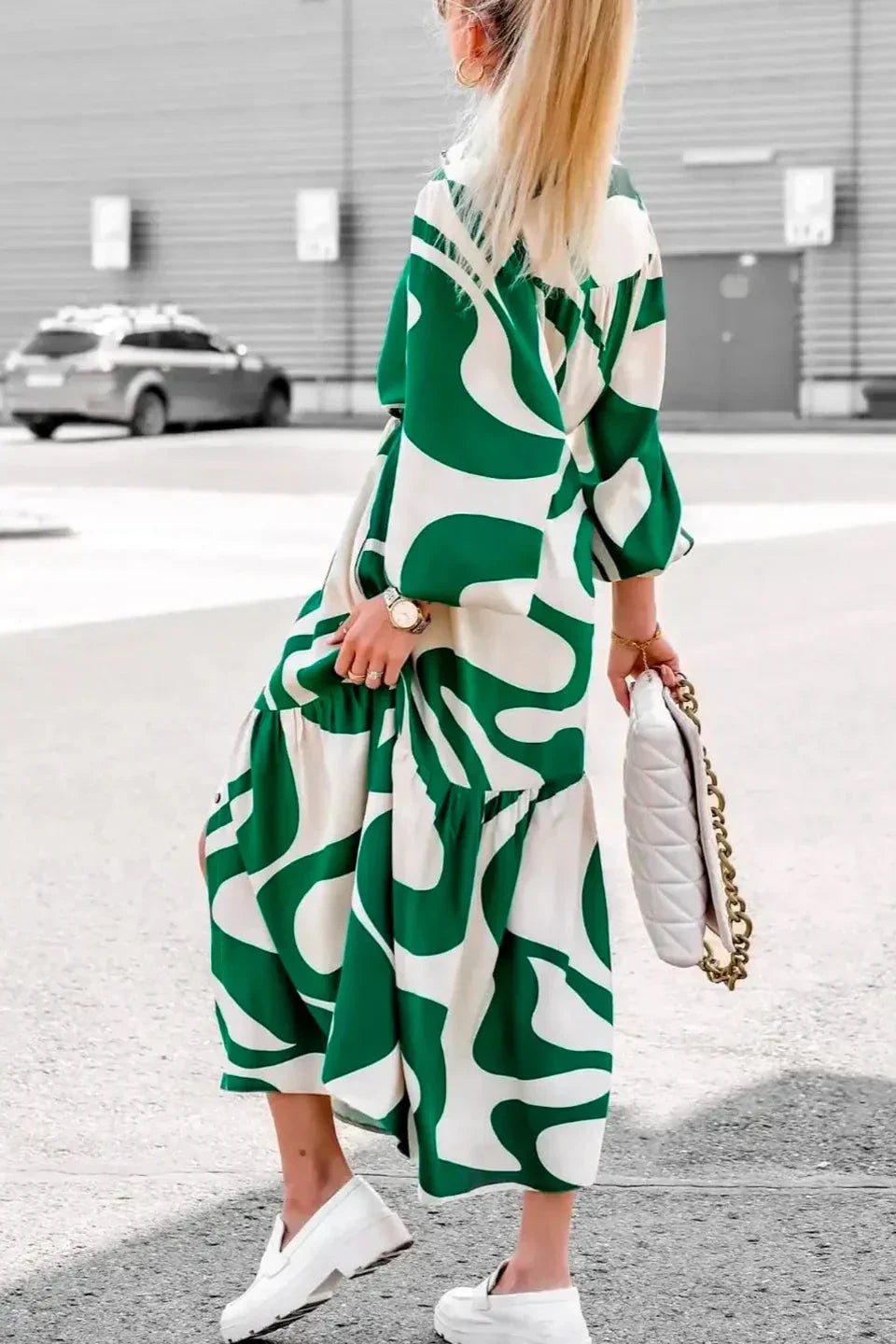 Classic Vintage Dress with a Flattering Fit