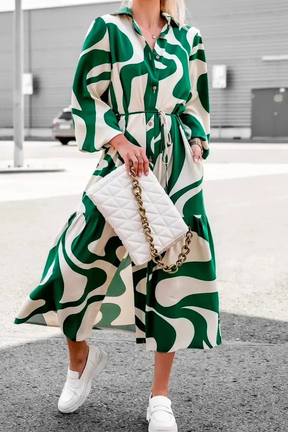 Classic Vintage Dress with a Flattering Fit