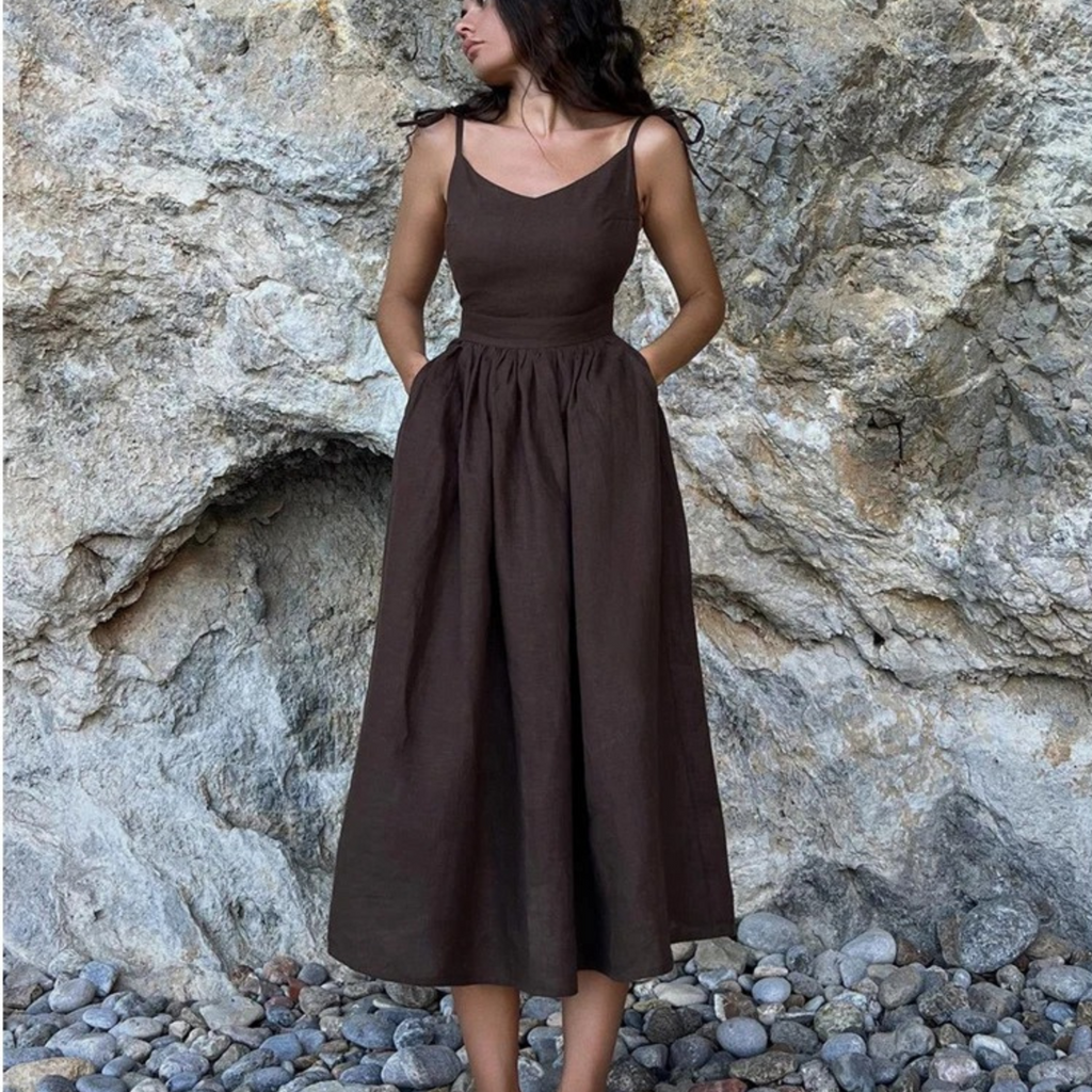 Gracefully Styled Dress for Any Occasion