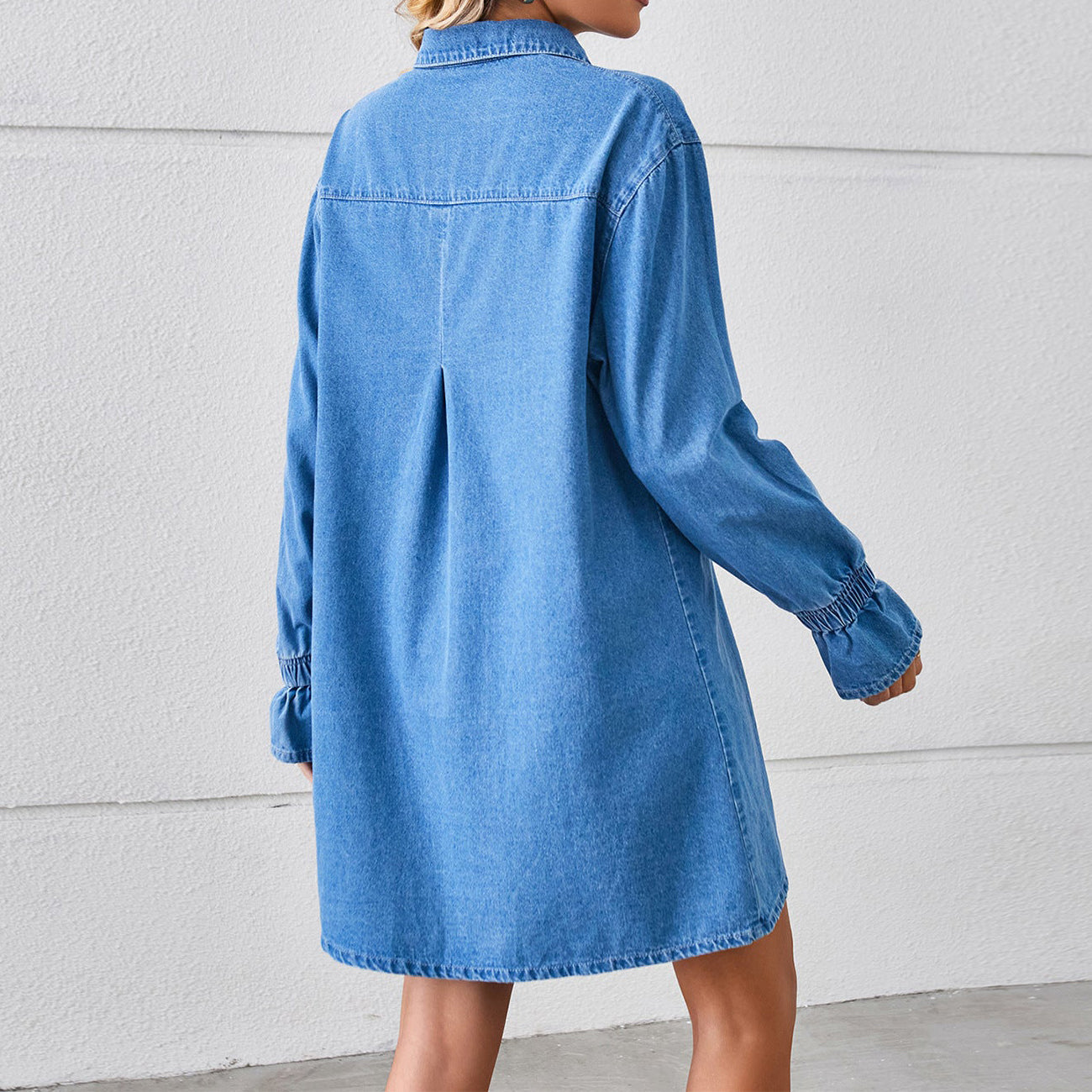 Classic Vintage Shirt with a Flattering Fit
