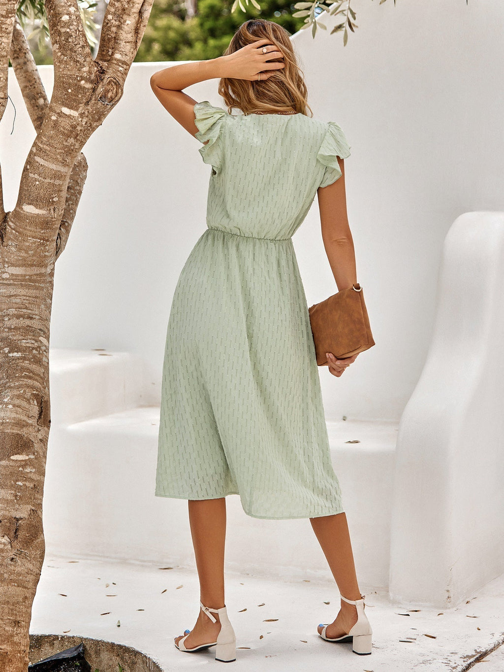 Well Tailored Dress with a Graceful Silhouette