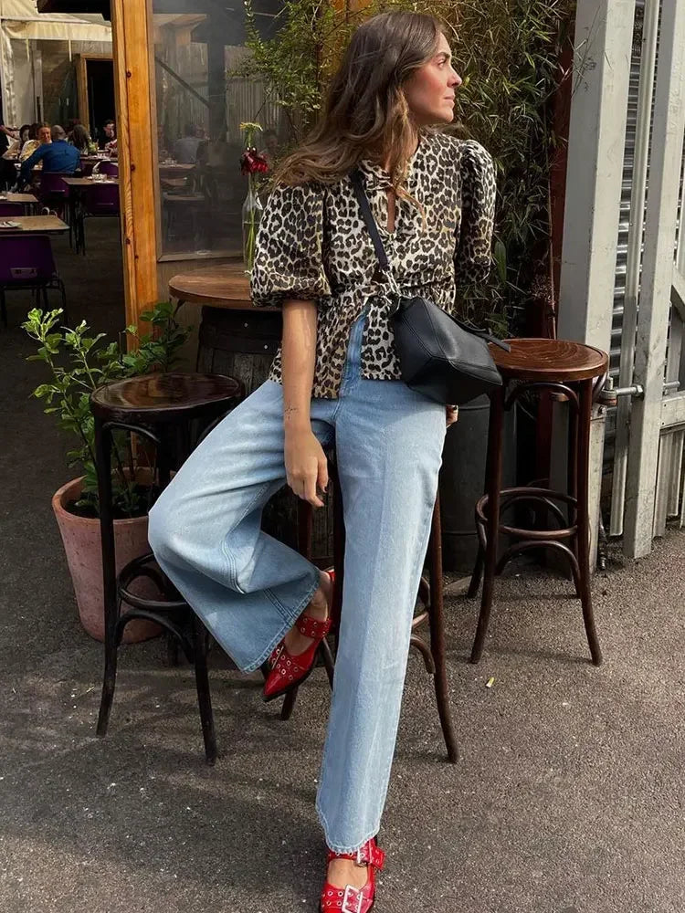 Well Tailored Blouse with a Graceful Silhouette