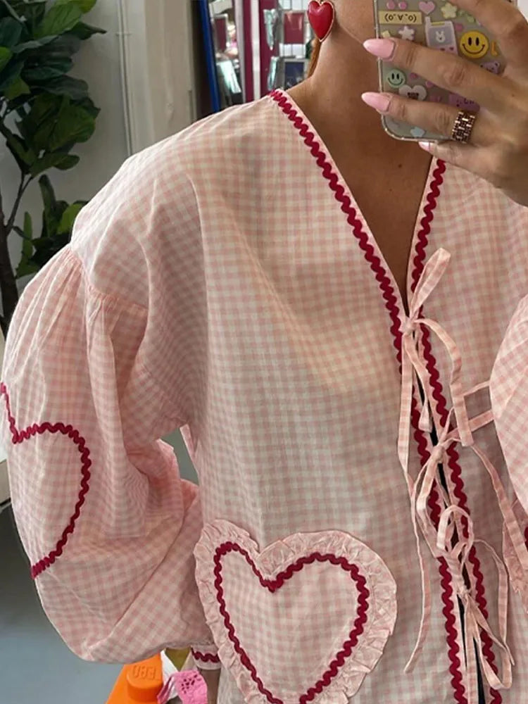 Well Tailored Blouse with a Graceful Silhouette