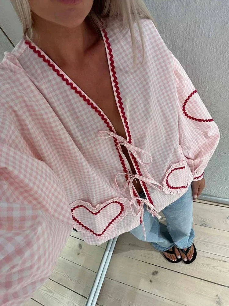 Well Tailored Blouse with a Graceful Silhouette
