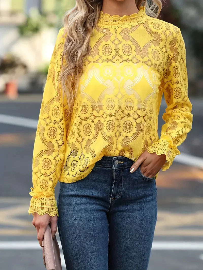 Well Tailored Blouse with a Graceful Silhouette