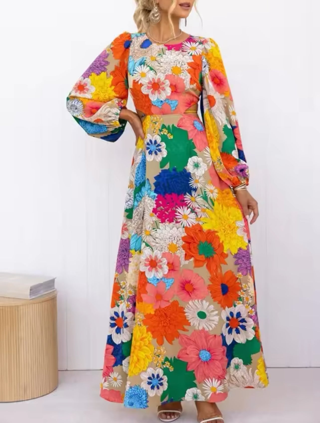 Effortlessly Elegant Dress with a Timeless Design