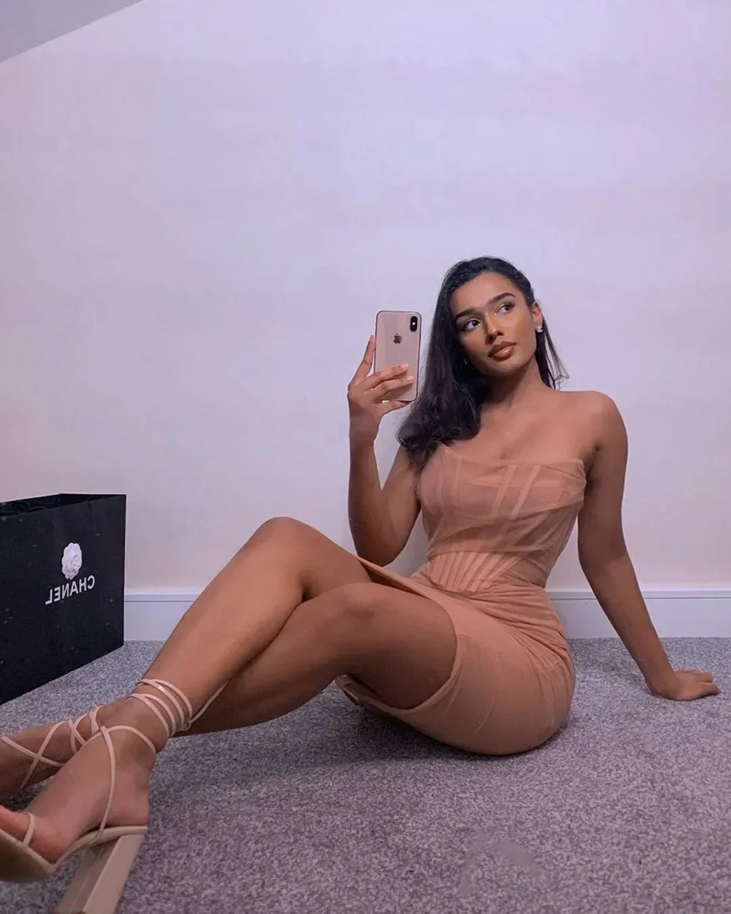 Classic Vintage Dress with a Flattering Fit
