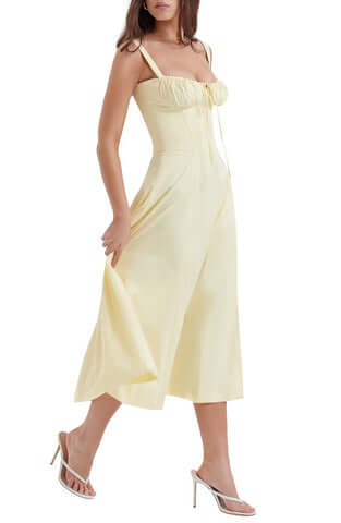 Gracefully Styled Dress for Any Occasion