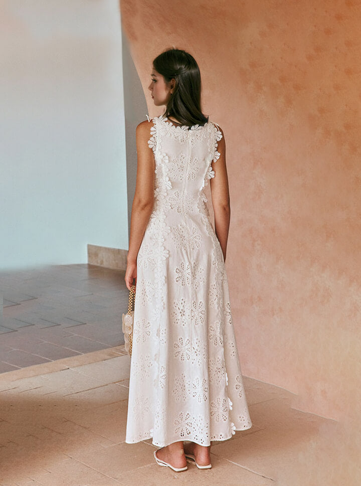 Sophisticated Dress with a Clean Classic Look