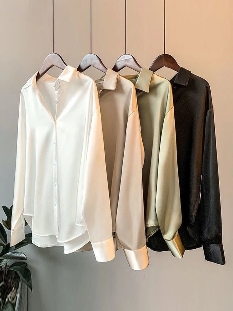 Beautifully Crafted Blouse in a Classic Style