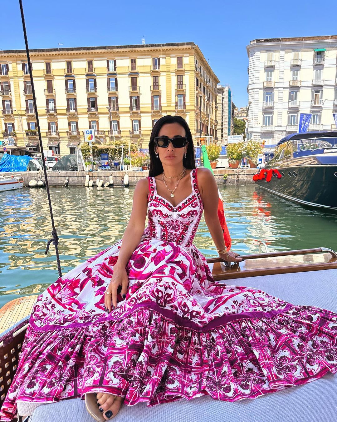 Beautifully Finished Dress in a Timeless Design