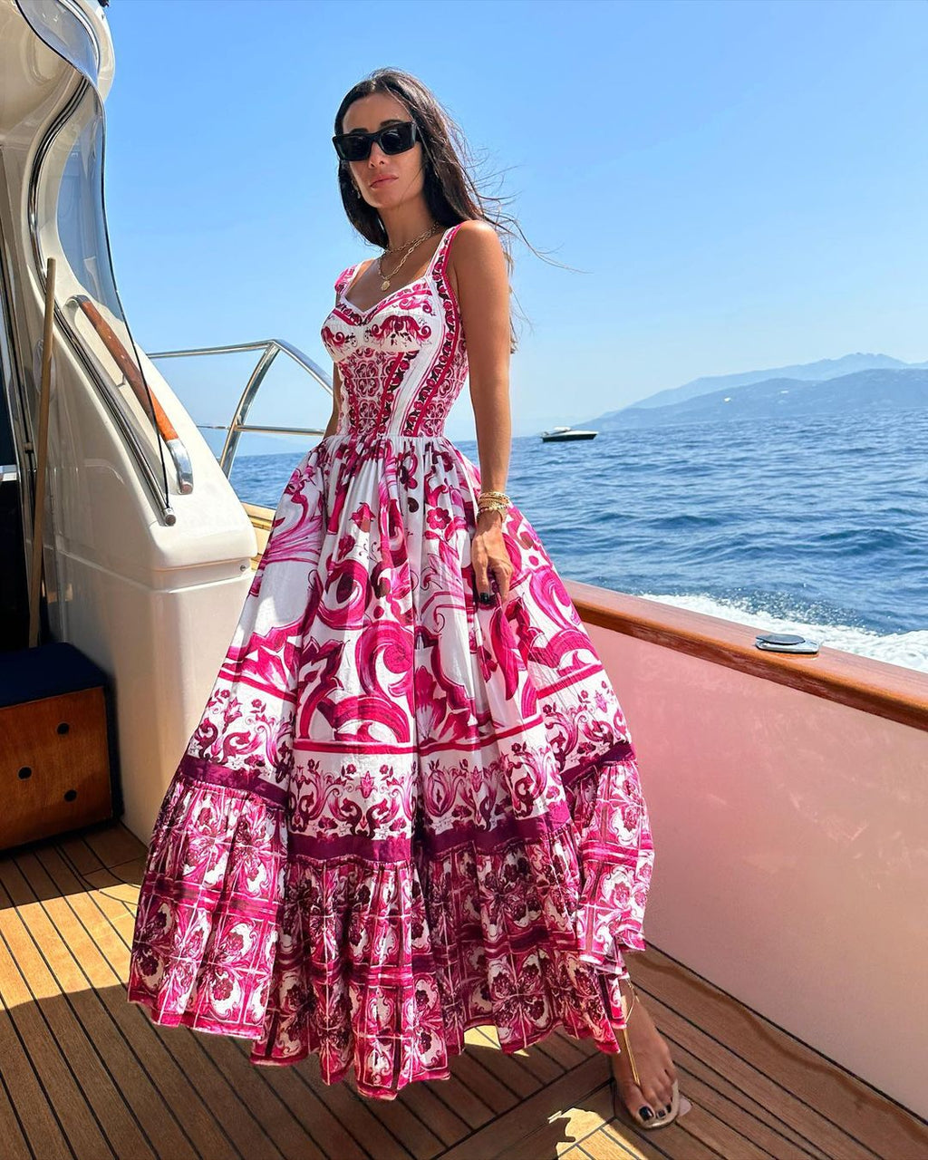 Beautifully Finished Dress in a Timeless Design