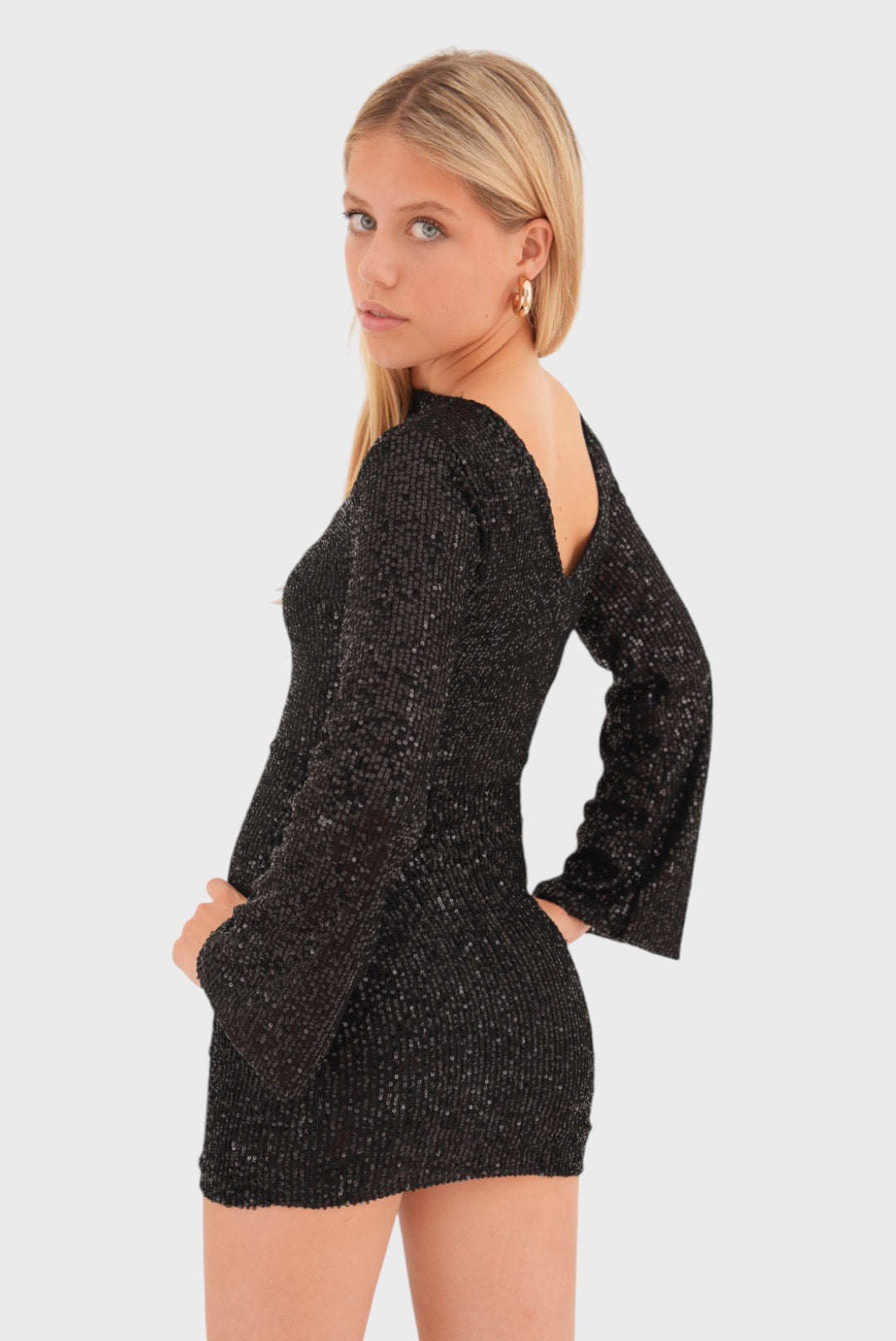 Beautifully Finished Dress in a Timeless Design