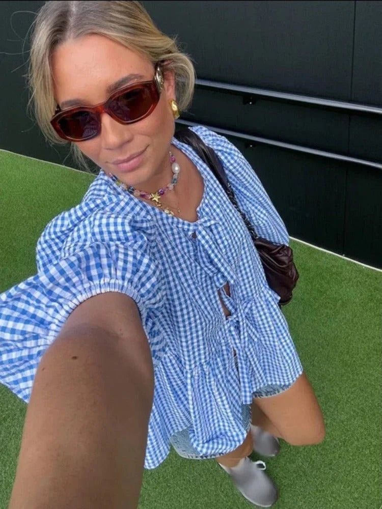 Sophisticated Blouse with a Clean Classic Look