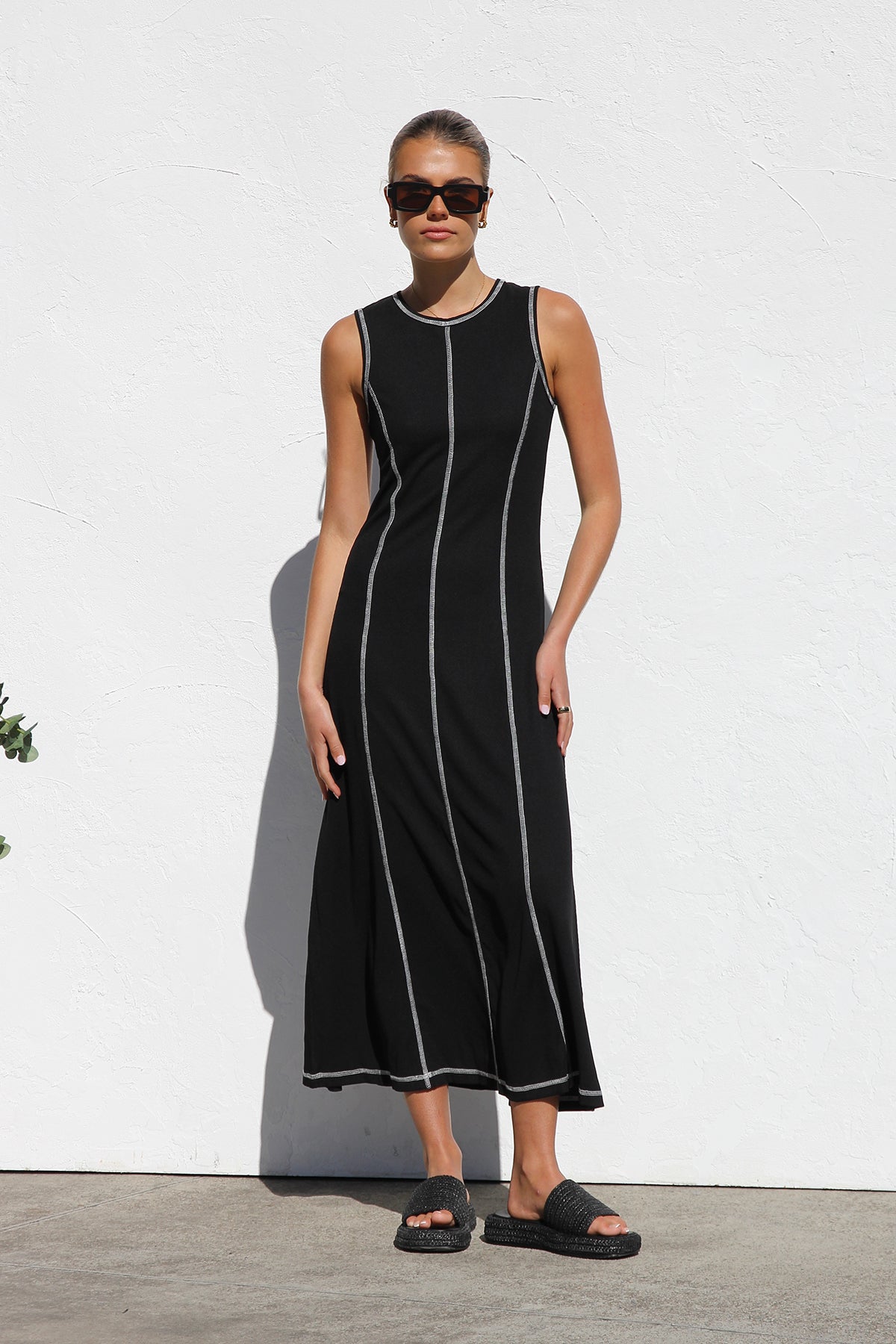 Classic Vintage Dress with a Flattering Fit